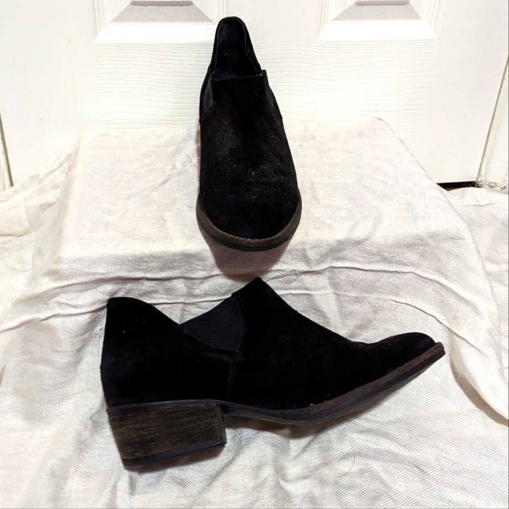 Krbonell Suede Chelsea ankle boot